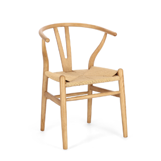Silla Artas Natural de Bizzotto en ambiente moderno.